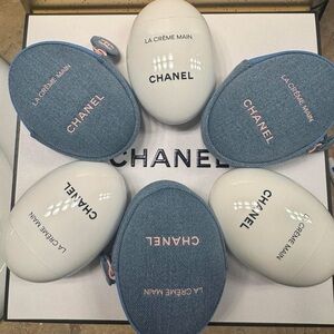 CHANEL La Crème Main Hand Cream with Denim Pouches